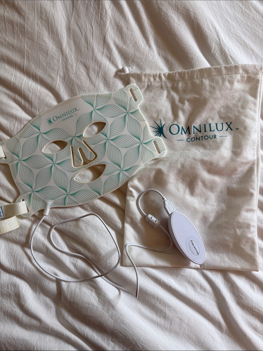 Omnilux Contour LED Face Mask in White & Teal